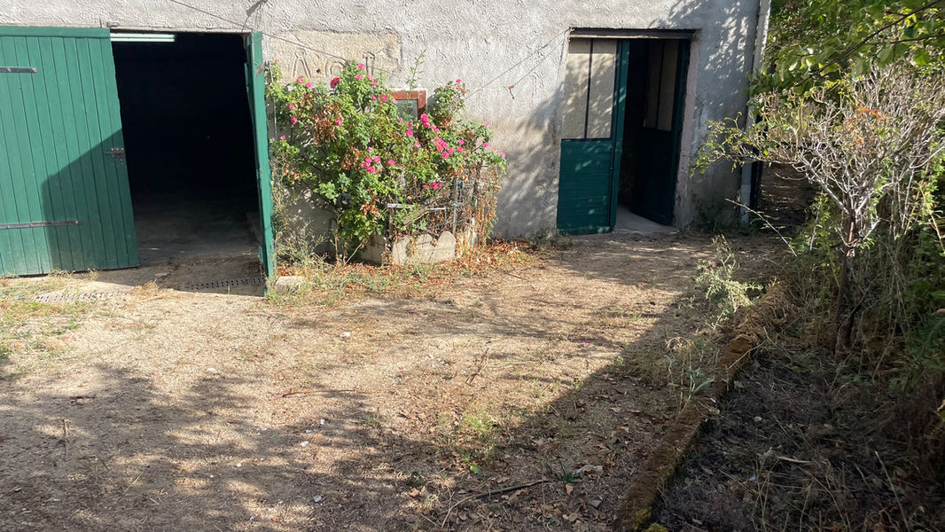 après débarras d'un corps ferme avec maison dépendance cave grenier extérieur professionnel du  débarras 71200 à La Guiche 