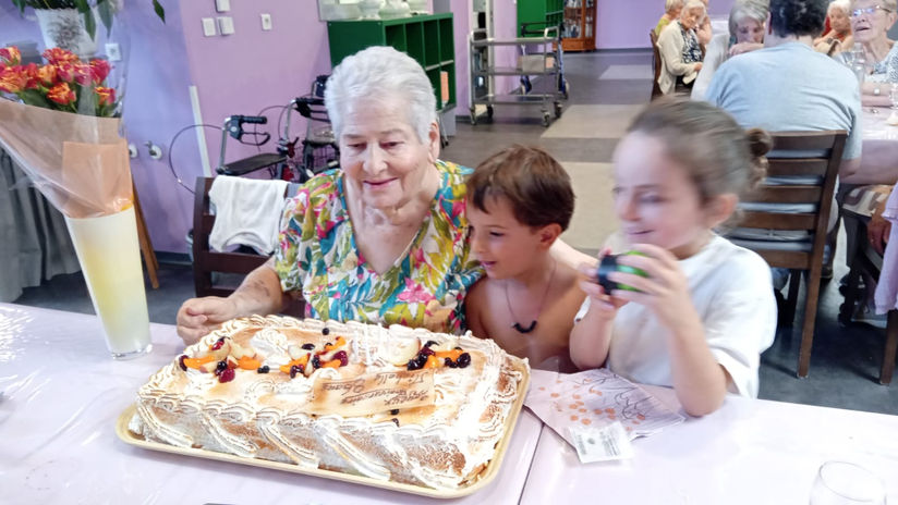 anniversaire résidence séniors services "Les Hirondelles" Chalon-sur-Saône 71100