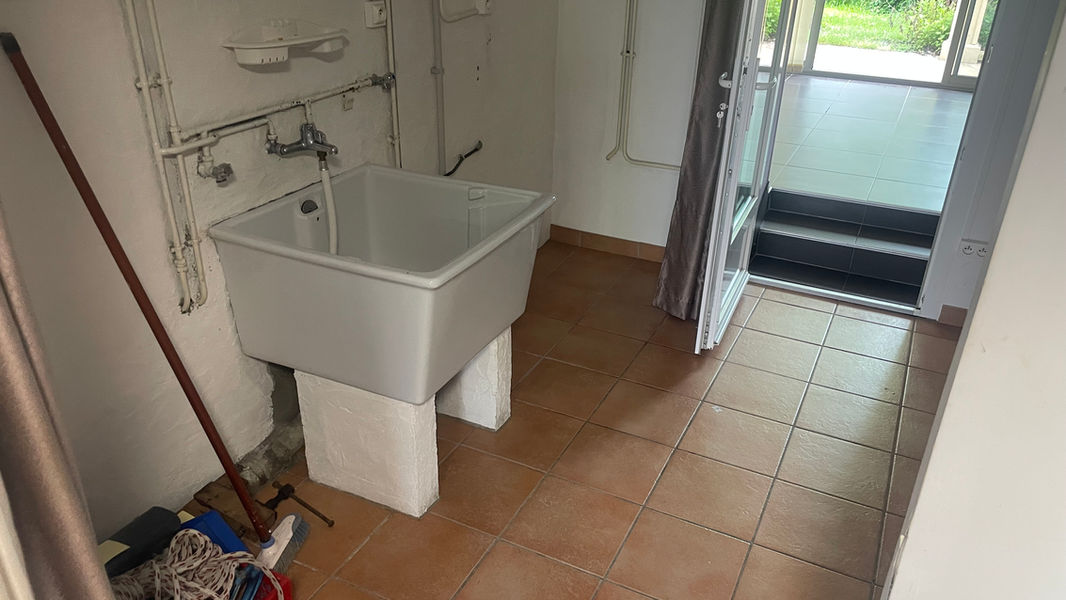 après débarras évacuation meubles encombrants nettoyage maison garage grenier à Montchanin 71210 par professionnel du débarras à Saint-Eusèbe