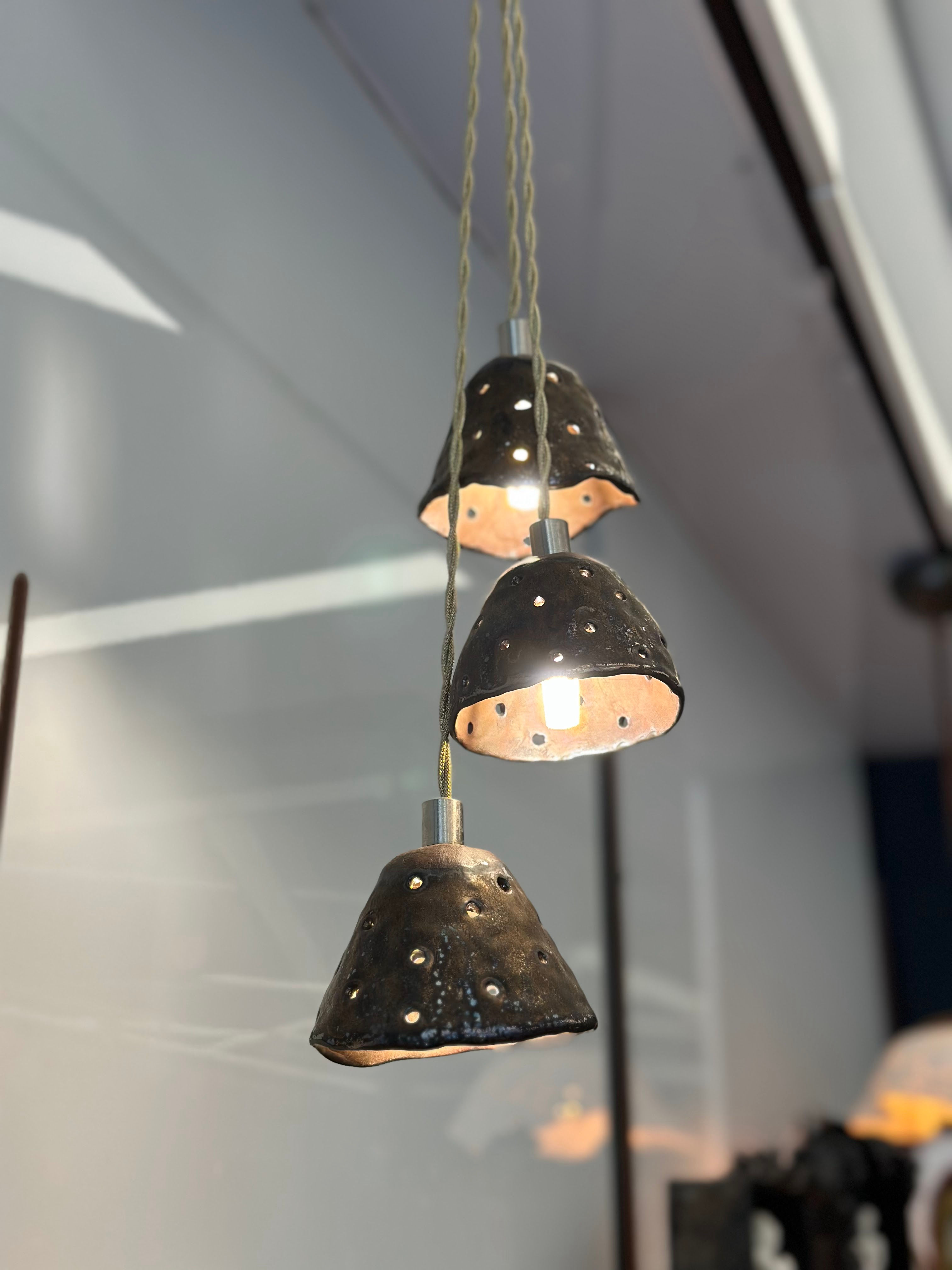 Koyu kahve üçlü avize