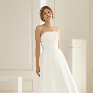 Bianco Evento wedding gown