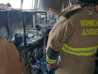 Bodega de Centro Comercial Bartolomé Serrano afectada por incendio