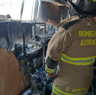 Bodega de Centro Comercial Bartolomé Serrano afectada por incendio