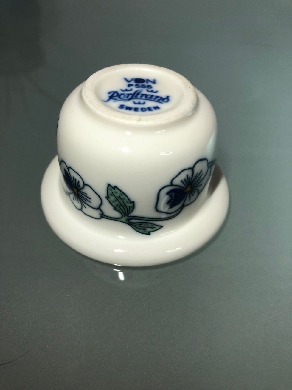 サムネイル： Rörstrand Sylvia Egg Cup by Sylvia Leuchovius
