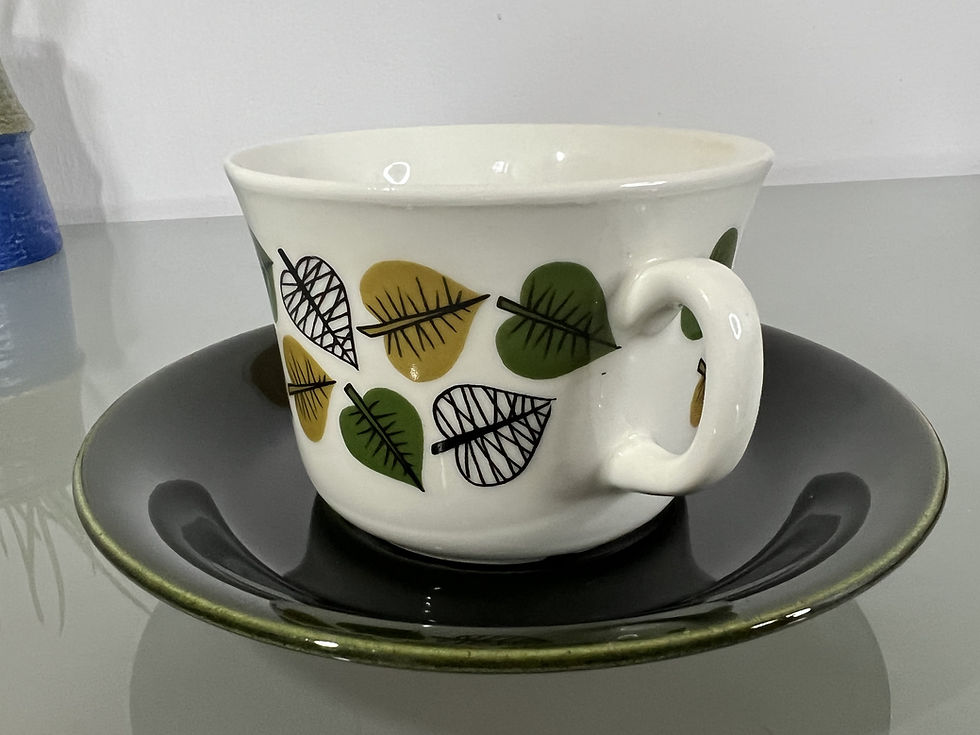 Thumbnail: Upsala Ekeby Gefle Bladranka Tea Cup with Saucer (Smaragd)