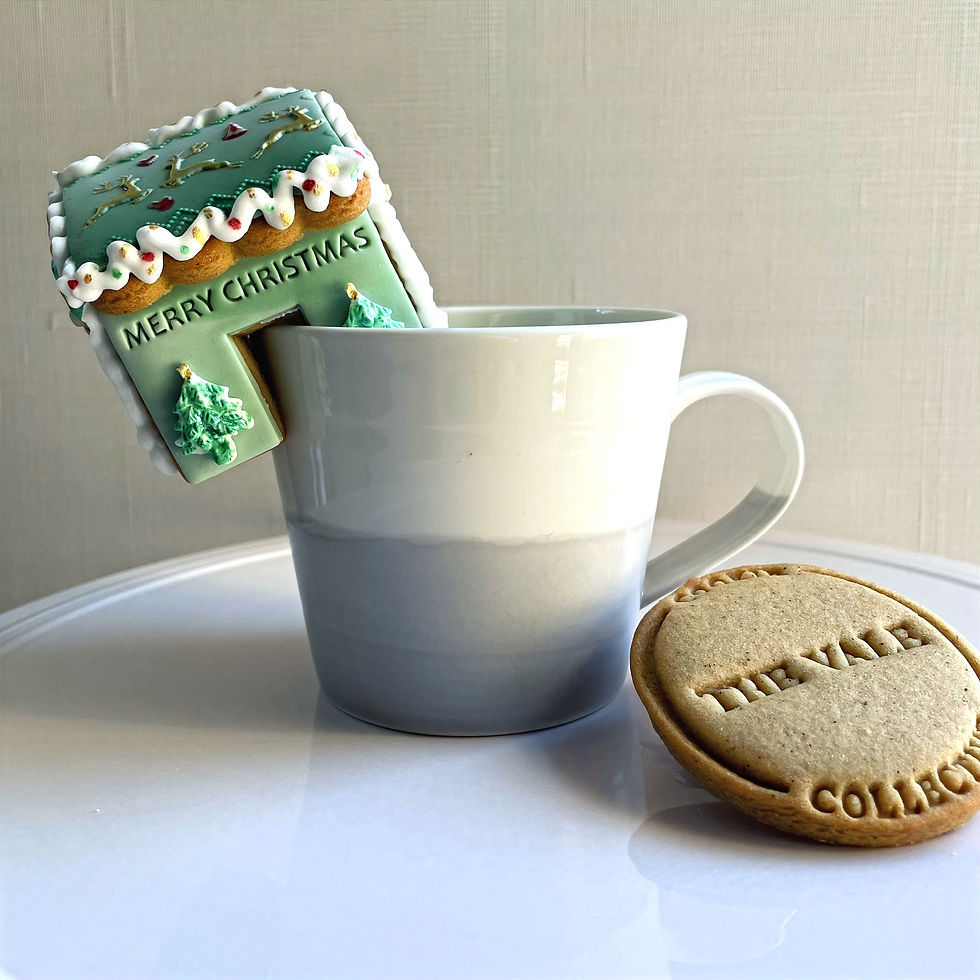 Mini gingerbread cookie house