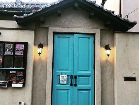 まをかなでた。