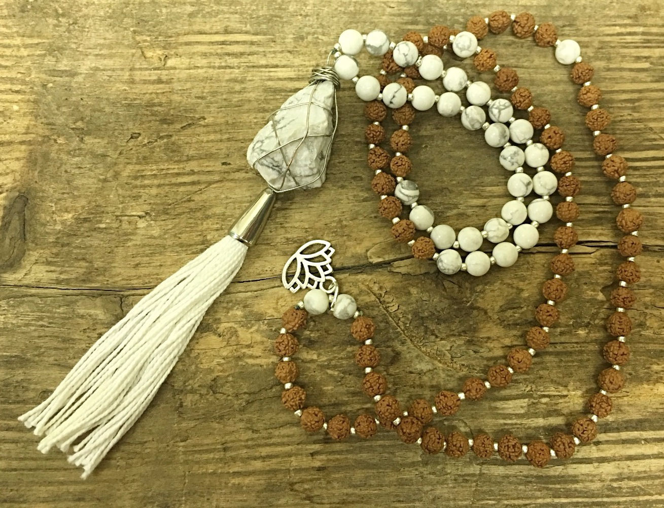 howlite mala