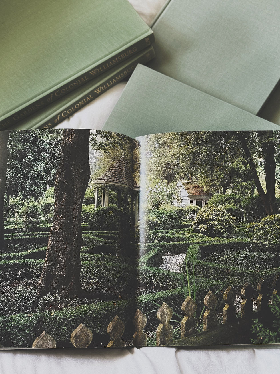 Thumbnail: The Gardens of Colonial Williamsburg 