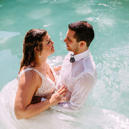 After-Wedding-Shooting im Pool!