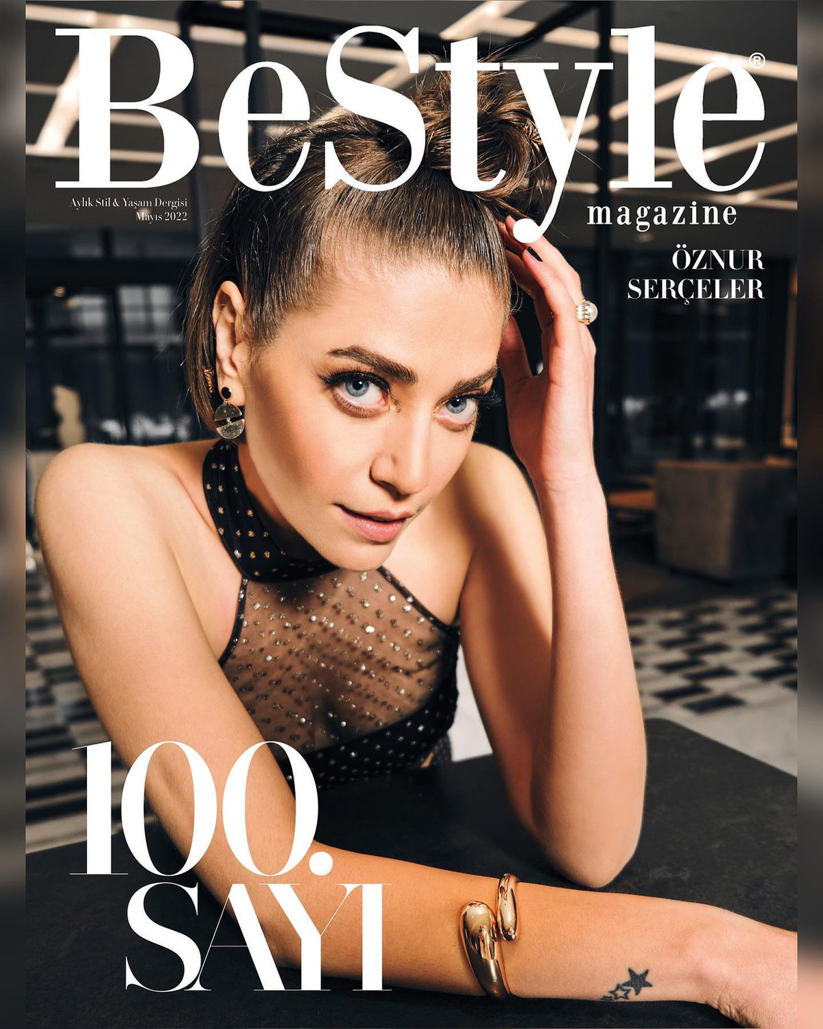 For @bestylemagazine 100. Sayı 💫 ⭐️ @oznurserceler Röportaj: @kezbanbelettt Styling: @hamiyetaktass Makyaj: @cuneytseven Saç: @gorkemgurer Dijital Içerik Direk