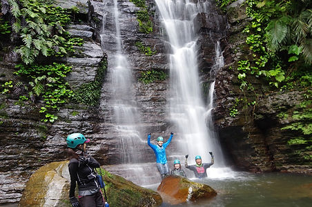 西表島の滝トレッキング