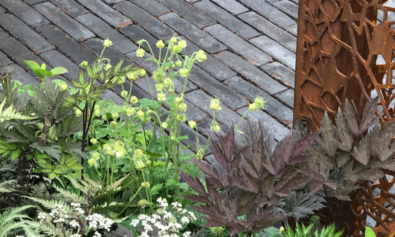 Texturen in der Gartengestaltung, Klinker, Stahl, Stauden, Gartenarchitektur, Gartendesign, Gartenideen