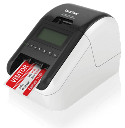 Brother PT-E550W etiquetadora profesional inalámbrica para impresión de etiquetas laminadas duraderas en instalaciones eléctricas y datos.