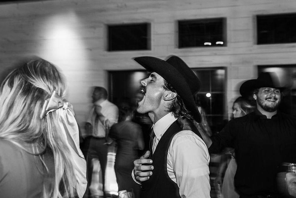 wedding venues near me with modern barn vibes-detroit wedding venues near me with bar reception-michigan wedding venue with modern barn