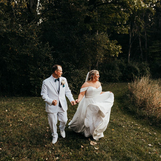 bride and groom-wedding venues near me-michigan wedding venues