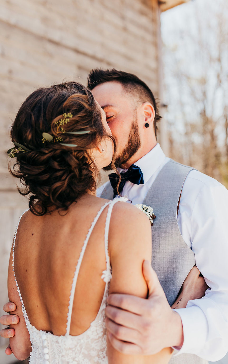 bride and groom shoe game at wedding venues near me
