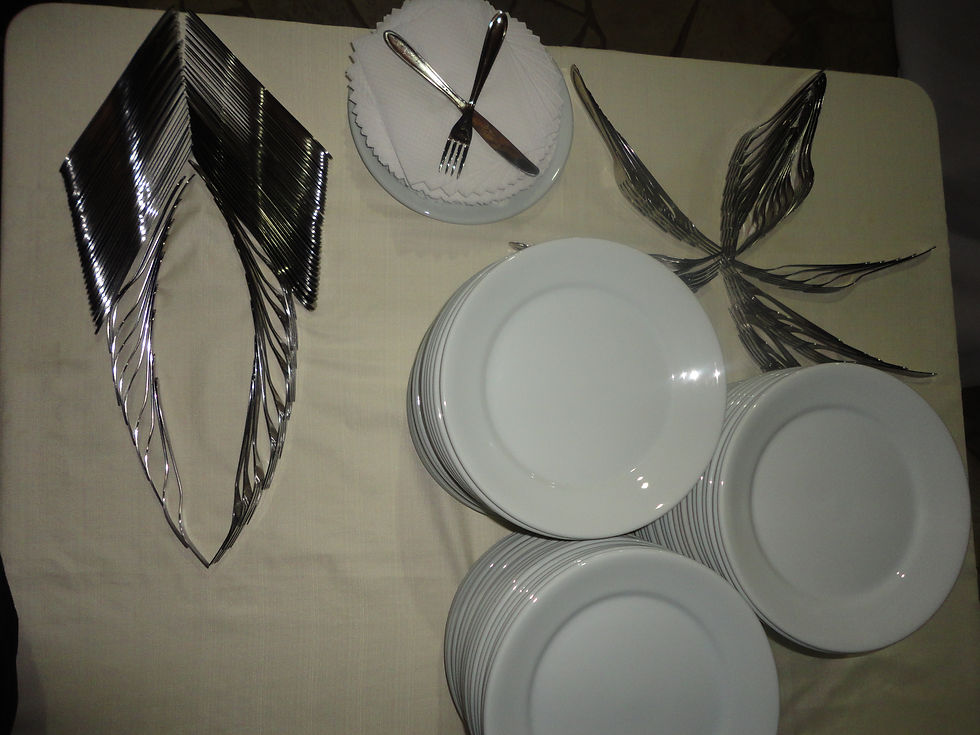 DECORAÇÃO DE PRATOS E TALHERES