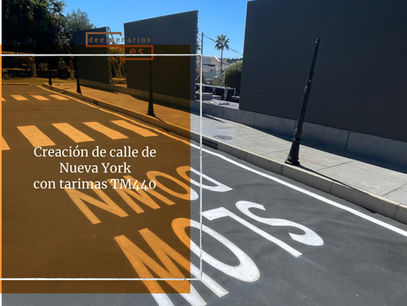 Recreación de calle de Nueva York con tarimas TM440
