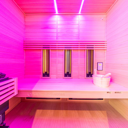 sauna lumière ambiance spa privatif malala relaxation chaleur bois