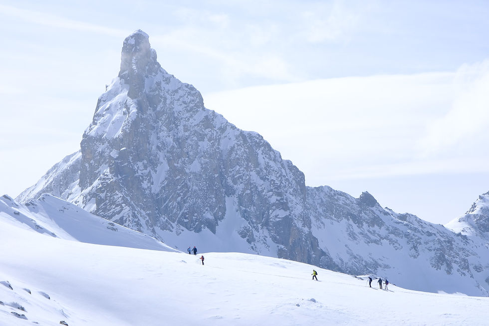 La Tête des Toillies (3175 m), aussi appelée la Noire, au-dessus de Saint-Véran - Copyright Nicolas Bouin