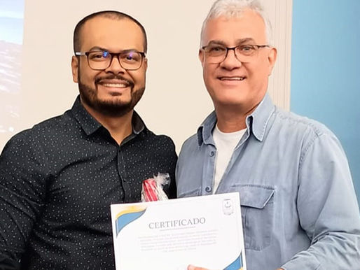 Docente dos Cursos de Letras da UEMS/Dourados ministra palestra para professores da REME/Dourados