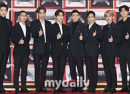 [NAVER] Netizenlerin EXO'nun KBS 2017 Şarkı Festivalindeki (29.12.2017) Performanslarına Karşı O