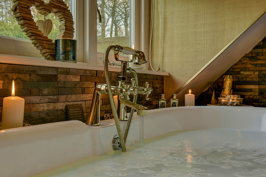 2-luxury-dog-friendly-cottage-the-quantock-hide.jpg