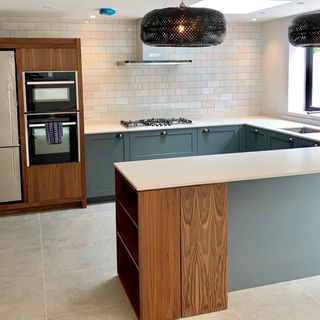 WOODLARK BUILD
Contemporary kitchen/ diner. Handbuilt by a local company in Sussex