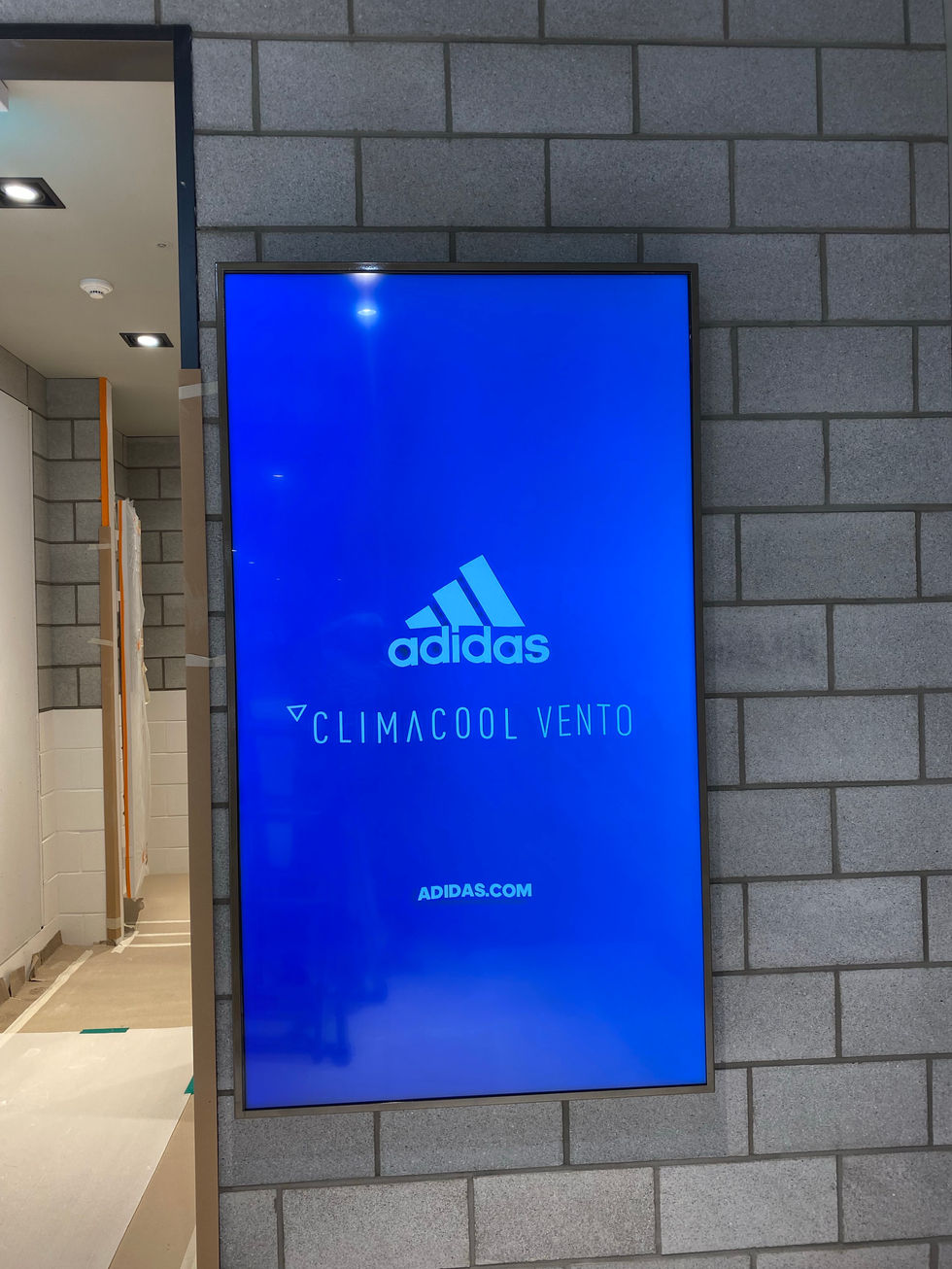 잠실 롯데백화점 아디다스 DID 디지털사이니지 제어 솔루션