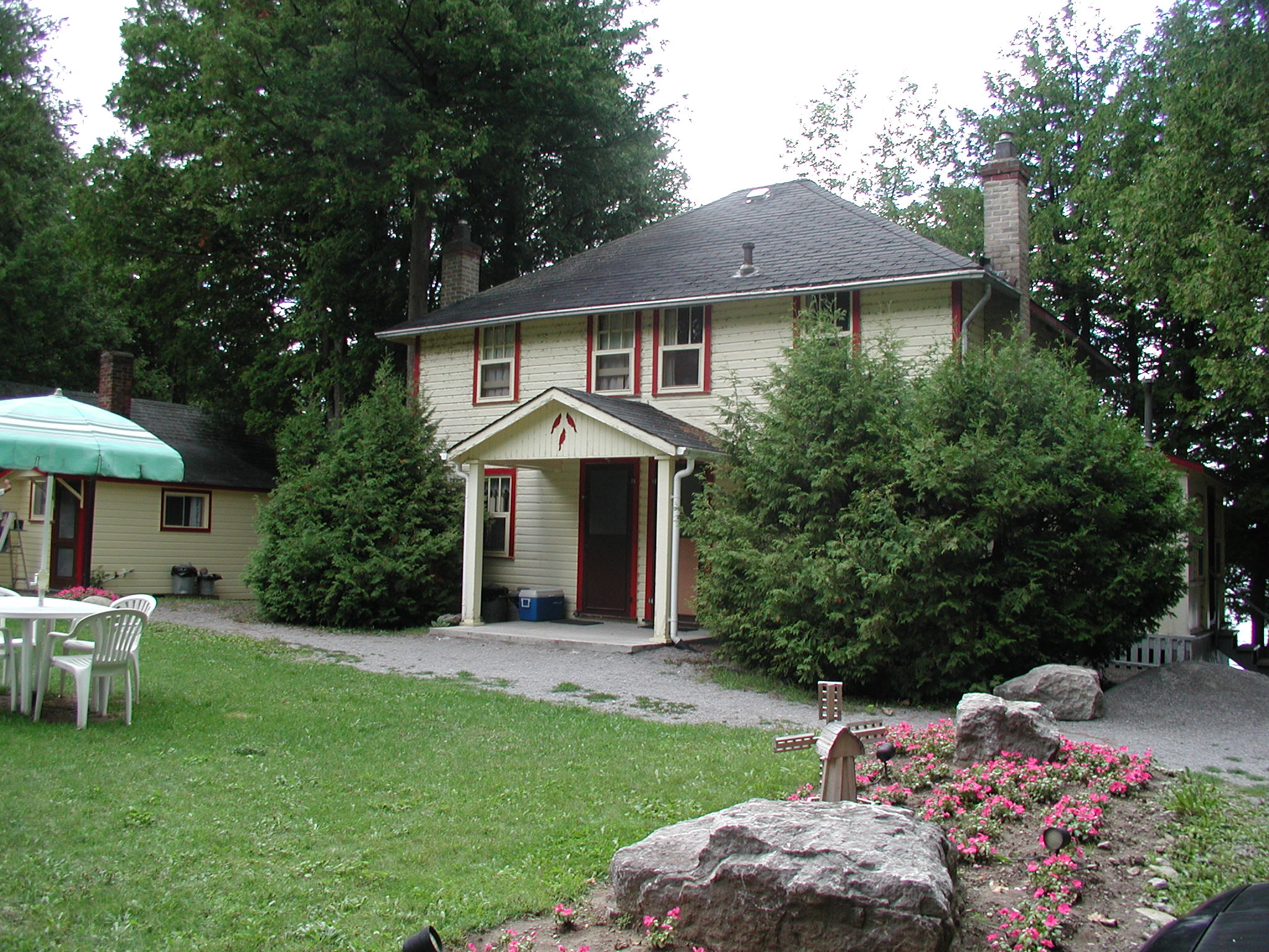 Photos of Redwing Cottages in Kawartha Lakes, Buckhorn