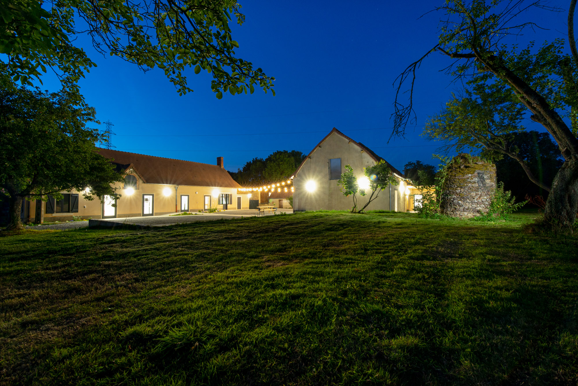 Extérieur du domaine et terrain de 10 000 m²