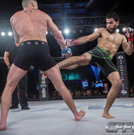 cffc fight pic leg kick.jpg