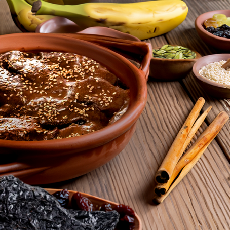 Una Dulce Historia de Guatemala: Plátanos en Mole, inmersos en una Deliciosa Tradición