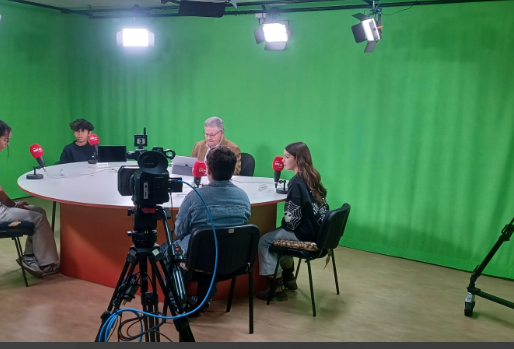 Nós cidadãos, programa rádio com 4 alunos da Escola S. Vicente.
