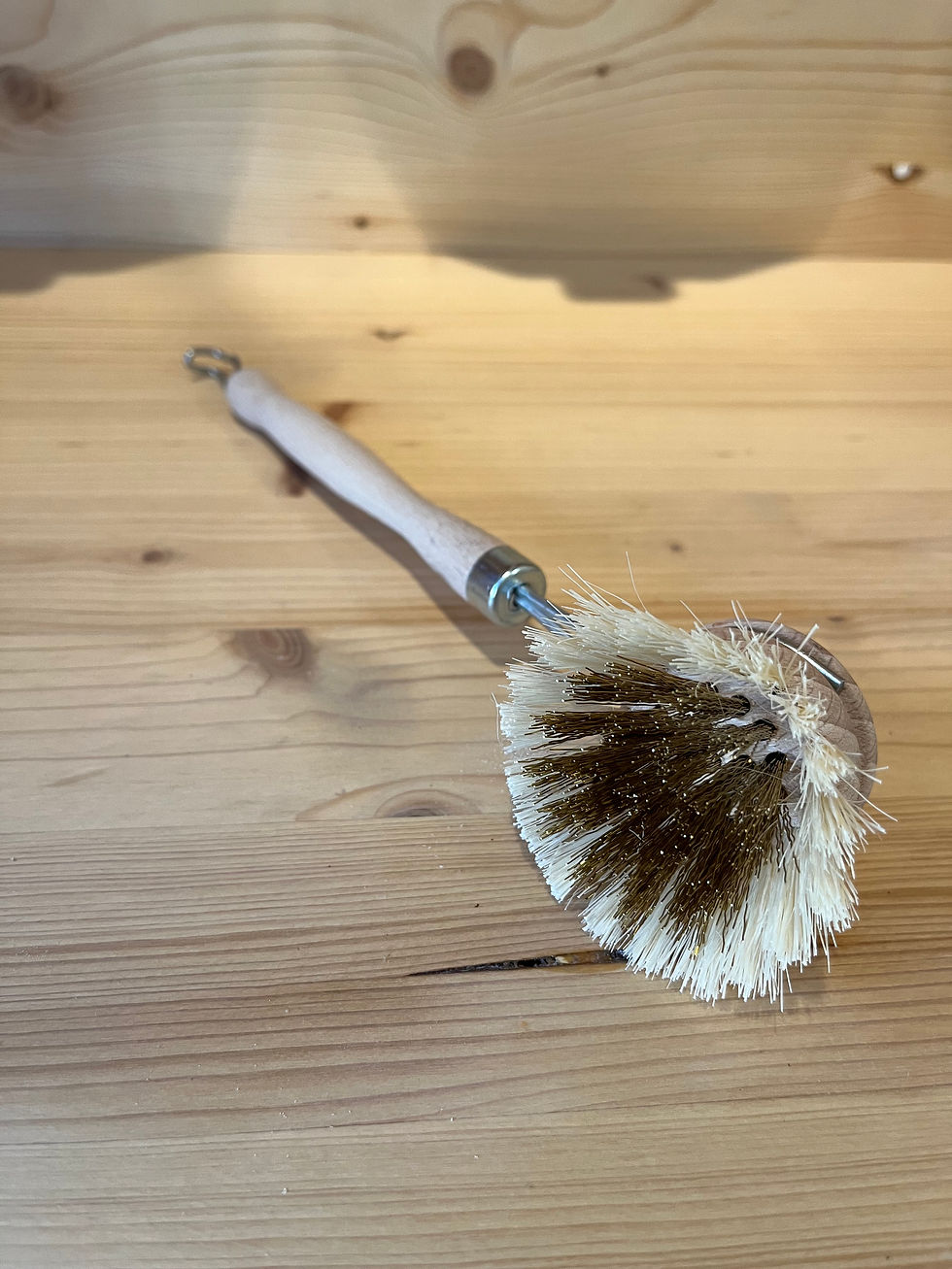 Brosse vaisselle rechargeable laiton et fibres