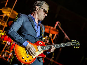 NEWS: JOE BONAMASSA PREMIERS NEW MUSIC VIDEO FOR 'A CONVERSATION WITH ALICE' TONIGHT