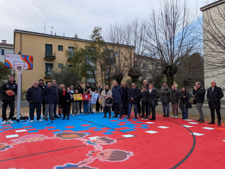 PISTOIA BASKET E COMUNE INSIEME PER RIQUALIFICHIAMO: INAUGURATO ALLA SCUOLA "FROSINI" IL PRIMO PLAYGROUND