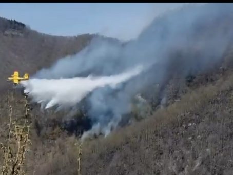 INCENDIO TRA BIAGIONI E PRACCHIA: ROGO SOTTO CONTROLLO MA L'EMERGENZA NON E' ANCORA CHIUSA