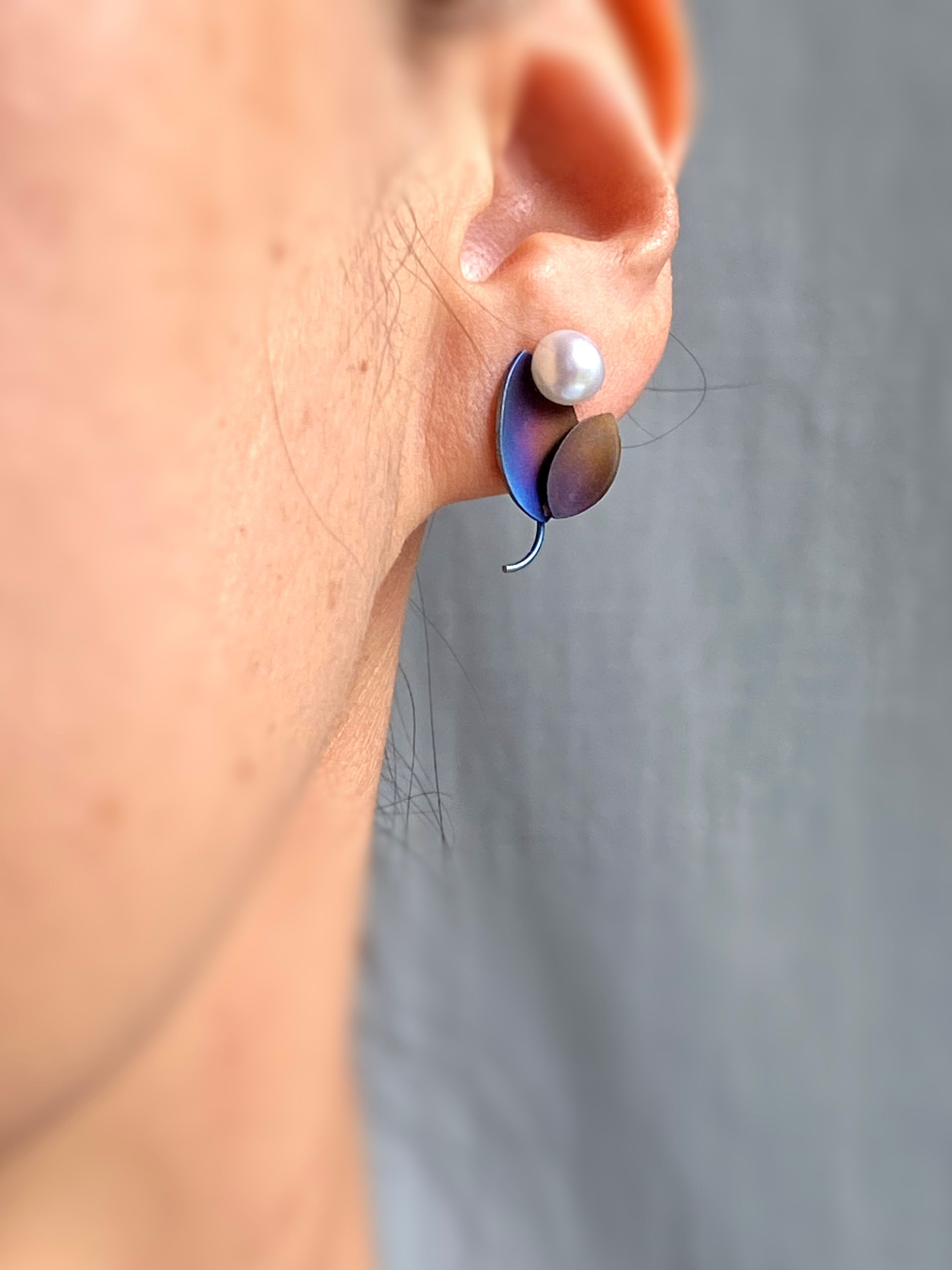 Electric Colourful Titanium Stem with Pearls