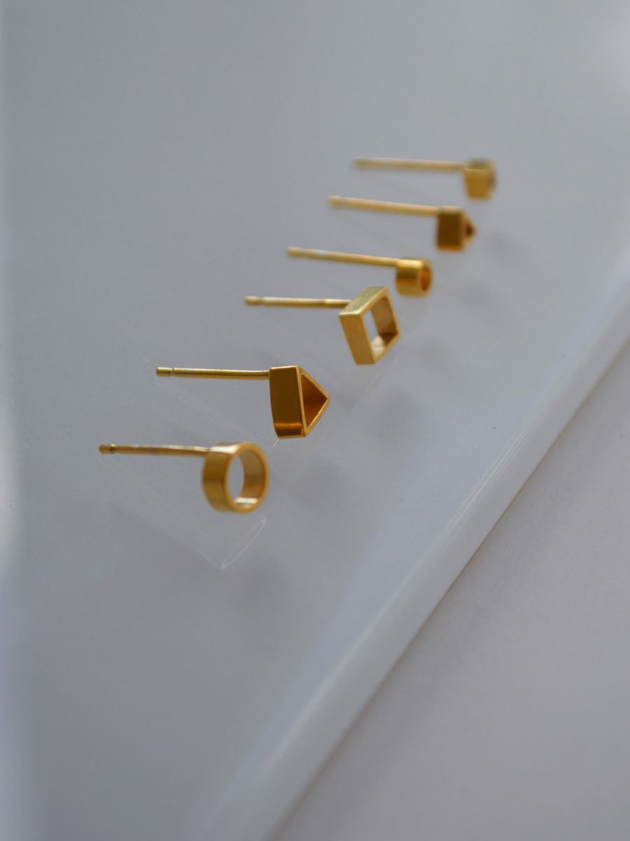 Thumbnail: set of gold studs