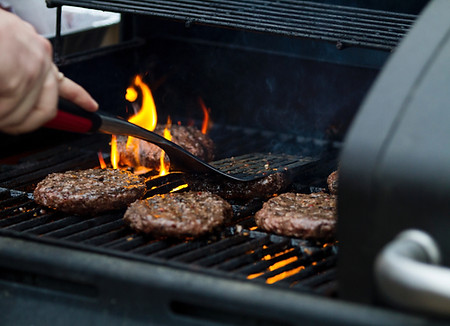 Hamburgers in Grill