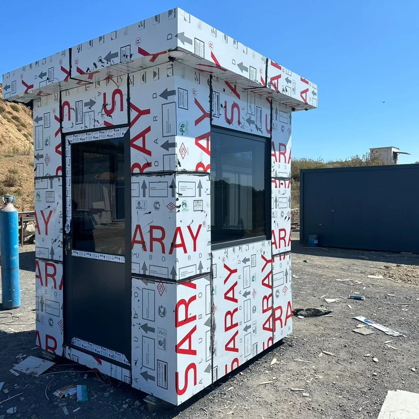 Taşınabilir kompozit güvenlik kabini – Güvenli kullanım alanı.