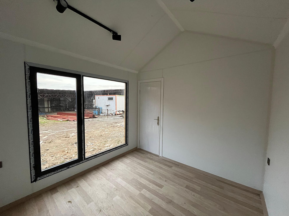 Küçük resim: Taşınabilir ev konteyner – Pergola kaplama ile yalıtımlı, estetik ve konforlu yaşam çözümü.