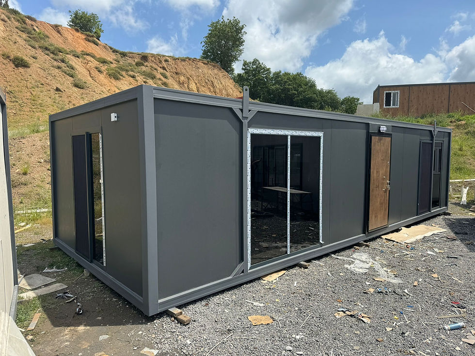 Betopan kaplama ev konteyner 40 m² – Modern tasarım, dayanıklı yapı ve taşınabilir yaşam alanı.