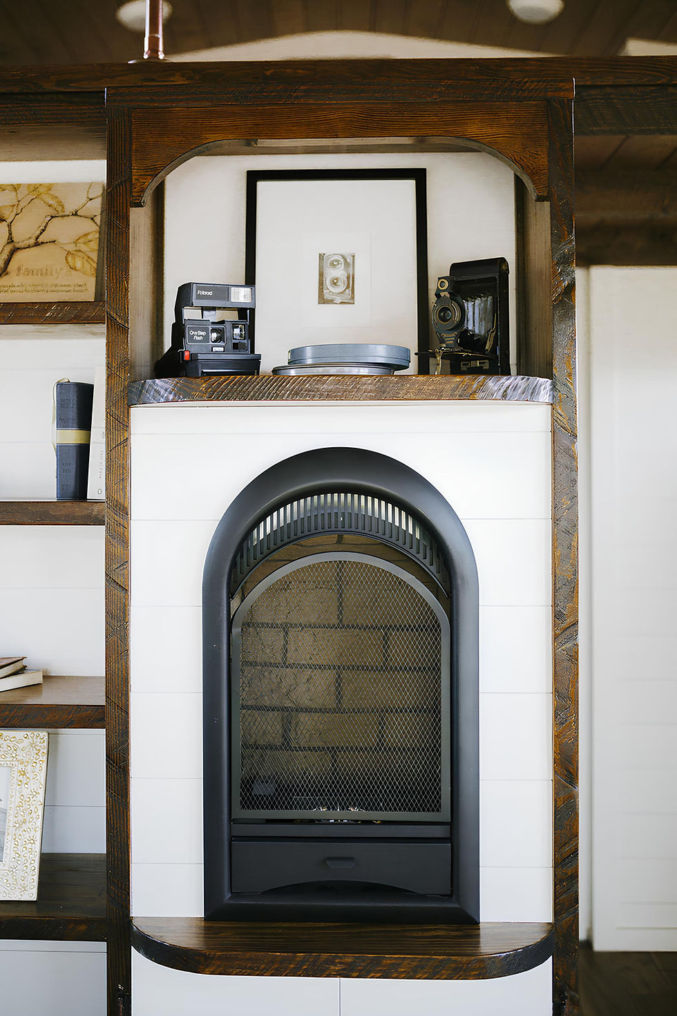 Küçük resim: Ahşap detaylı loft tiny house – Estetik ve ferah iç mekan tasarımıyla minimal yaşam çözümü.