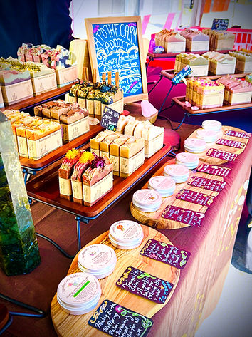 apothecary-addict-vending-booth-set-up-f