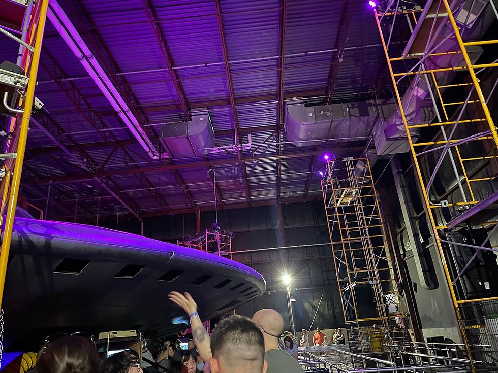 Time for Flight of Fear! Always impressed by the line for Flight of Fear with its UFO