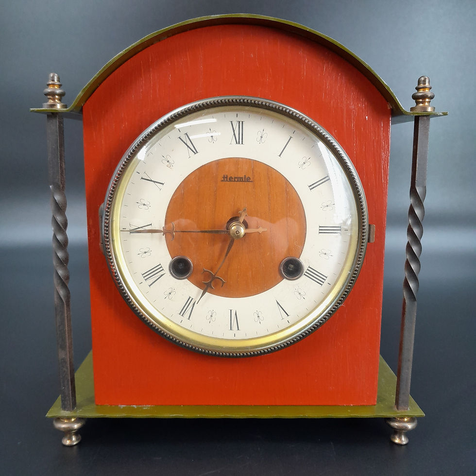Retro mekanisk kaminur fra Hermle