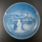 H.C. Andersens hus, Odense1954 juleplatte af Bing & Grøndahl